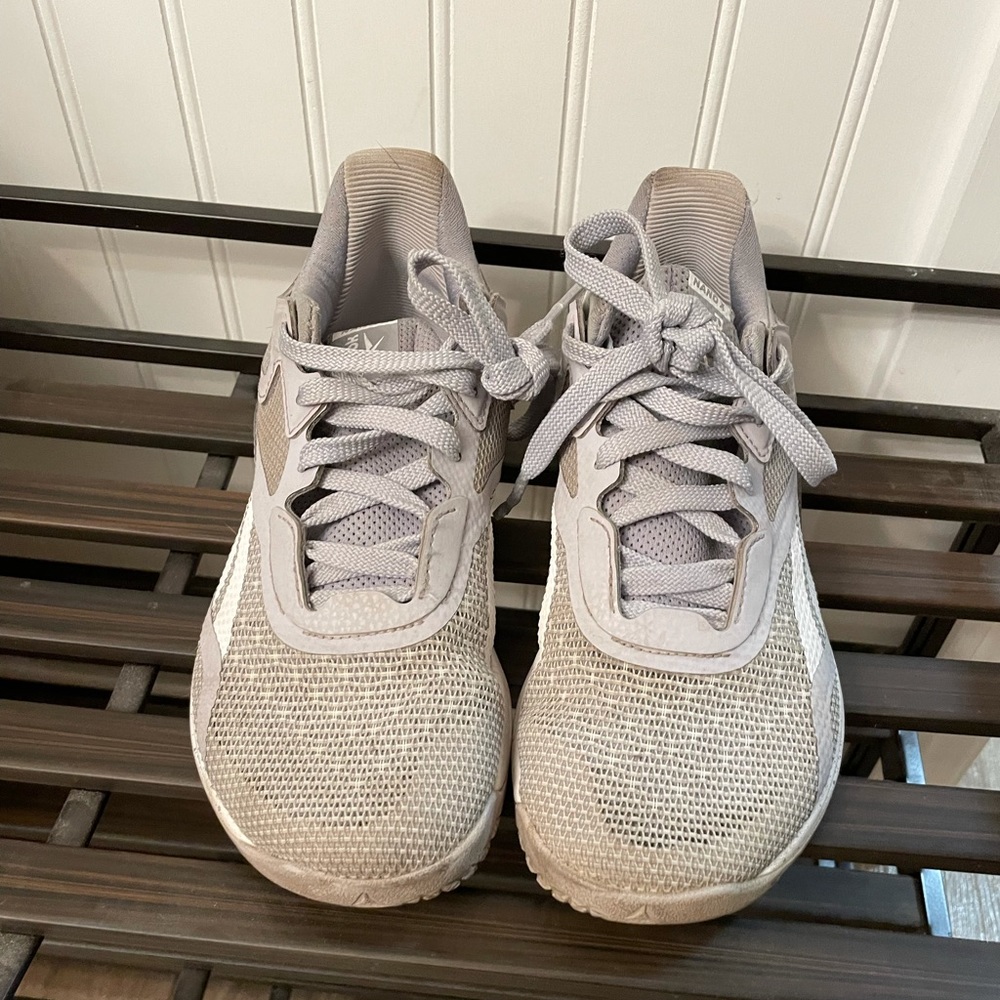 Reebox nanos size 5